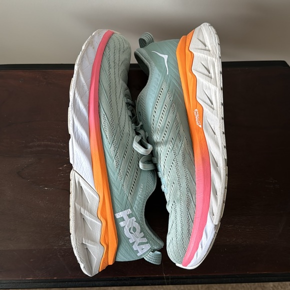 Hoka Arahi - Picture 5 of 8